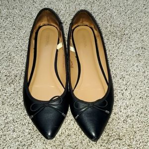 Black ballet flats